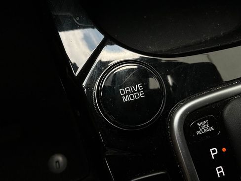 Used 2025 Kia Seltos S image 25