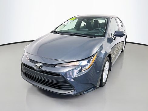 Used 2025 Toyota Corolla LE w/ LE Premium Package FWD image 10