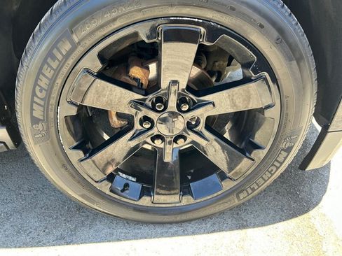 Used 2018 Chevrolet Tahoe LT w/ Luxury Package RWD image 6