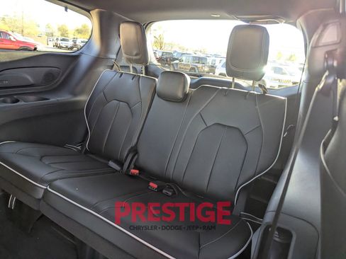 New 2026 Chrysler Pacifica Limited AWD/4WD image 31