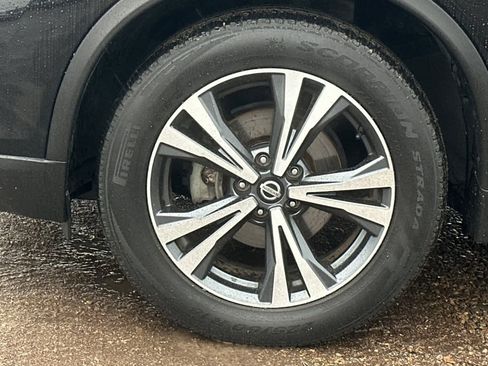 Used 2017 Nissan Rogue SL image 35