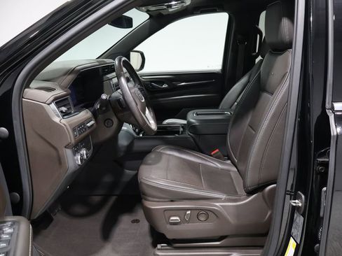 Used 2022 GMC Yukon XL Denali image 10