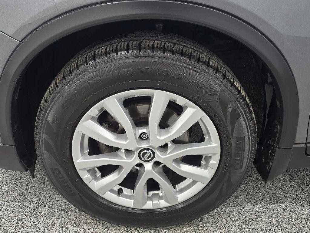 Used 2017 Nissan Rogue SV FWD image 31