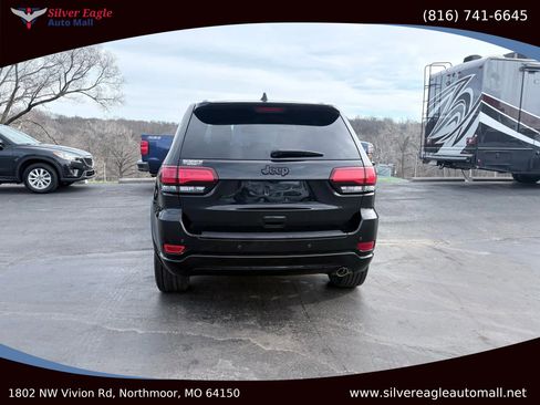 Used 2018 Jeep Grand Cherokee Altitude image 4