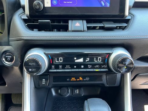 Used 2025 Toyota RAV4 XLE AWD/4WD image 17