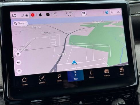 Used 2023 Jeep Grand Cherokee Limited w/ Black Appearance Package image 25