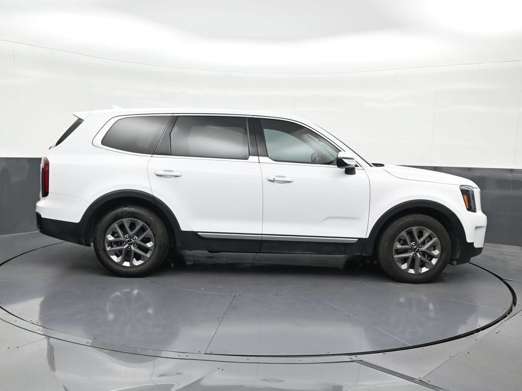 Used 2024 Kia Telluride LX FWD image 7