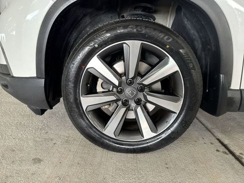 Used 2023 Honda Pilot Touring image 10