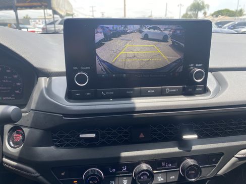 Used 2025 Honda Accord SE image 18