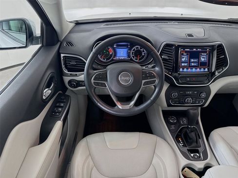 Used 2020 Jeep Cherokee Limited AWD/4WD image 2