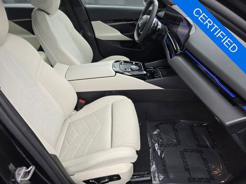 Certified 2024 BMW 530i w/ Premium Package RWD image 27