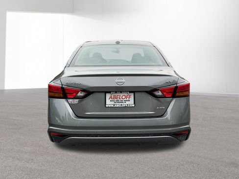 Used 2024 Nissan Altima 2.5 SV AWD/4WD image 4