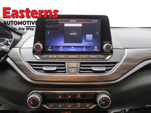 Used 2024 Nissan Altima 2.5 SV image 12