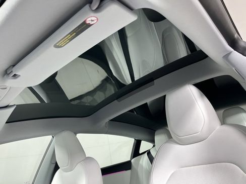 Used 2025 Tesla Model 3 Long Range image 18