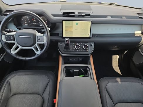 Used 2024 Land Rover Defender 130 X-Dynamic SE AWD/4WD image 13