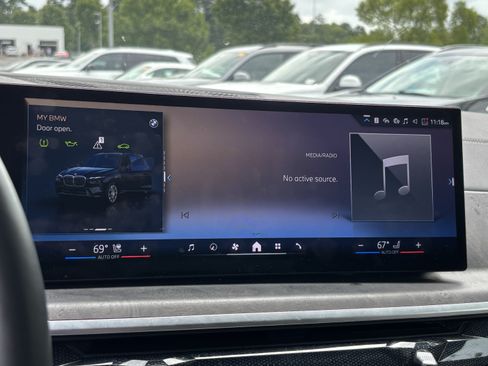 Used 2024 BMW X7 xDrive40i w/ Executive Package AWD/4WD image 23