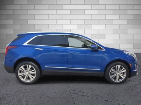 Certified 2024 Cadillac XT5 Premium Luxury w/ Technology Package FWD image 6