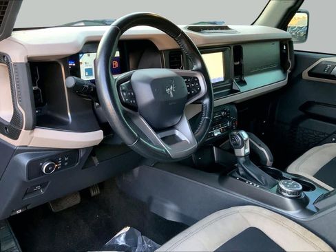Used 2022 Ford Bronco Big Bend w/ Sasquatch Package AWD/4WD image 16