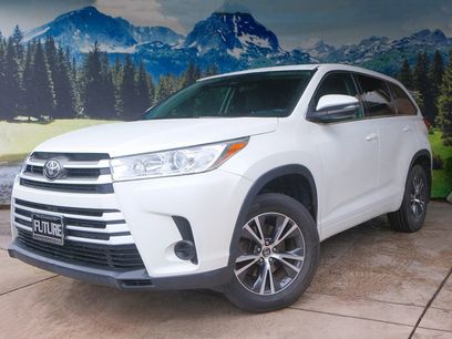 Used 2017 Toyota Highlander LE