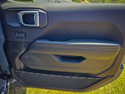 New 2026 Jeep Gladiator Sport AWD/4WD image 36