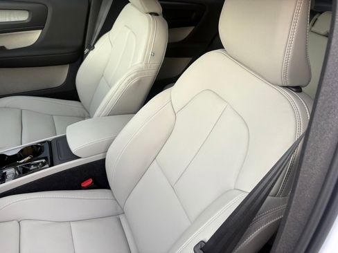 New 2026 Volvo XC40 B5 Plus w/ Protection Package Premier image 19