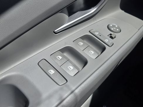 Certified 2025 Hyundai Elantra SEL FWD image 24