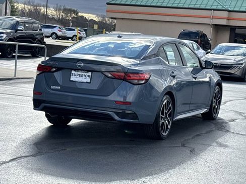 Used 2025 Nissan Sentra SR w/ SR Premium Package image 3
