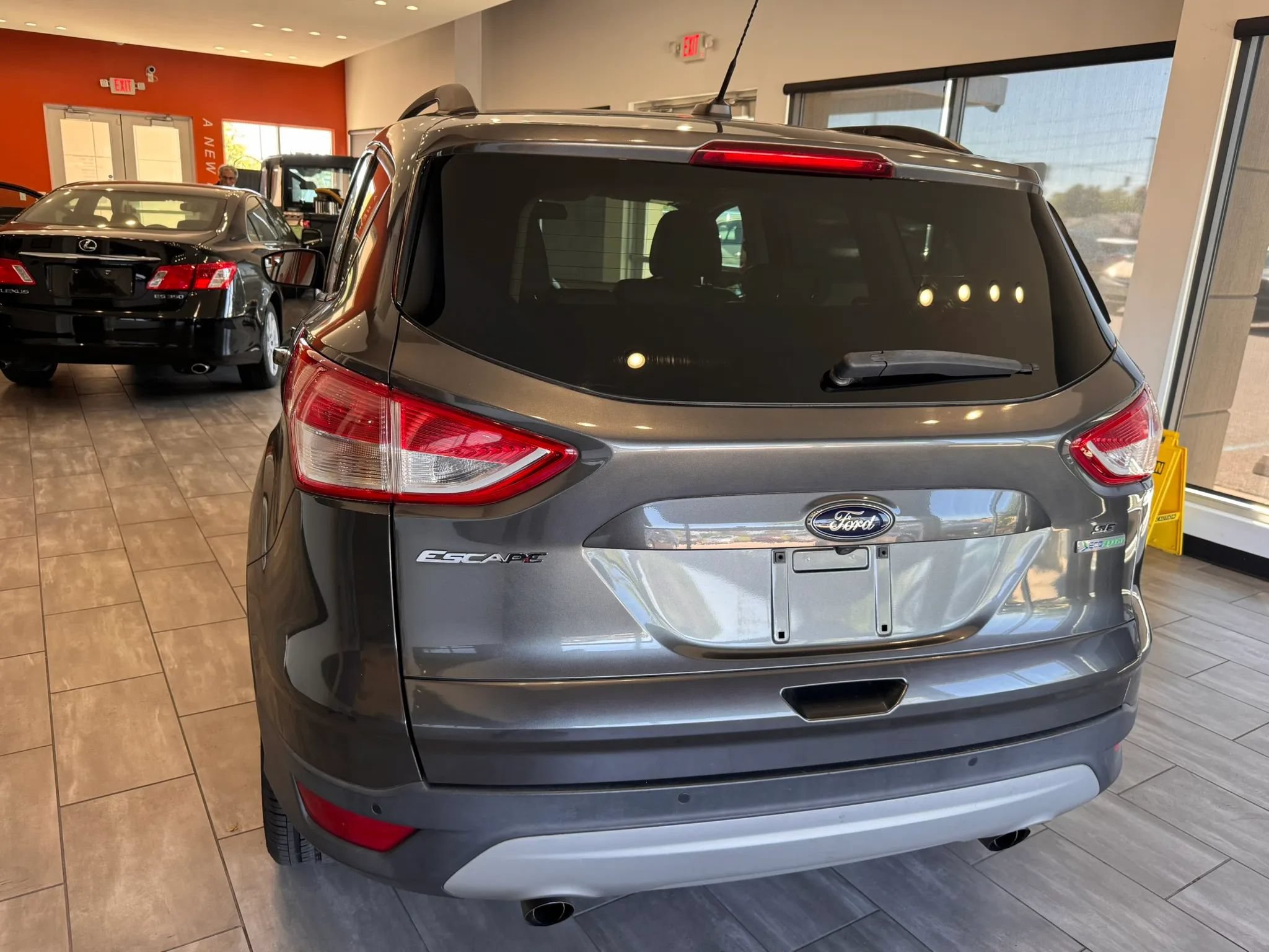 Used 2016 Ford Escape SE w/ SE Leather Comfort Package FWD image 11