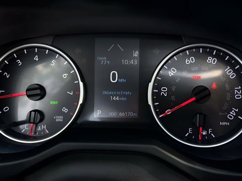 Used 2021 Toyota RAV4 XLE Premium image 18