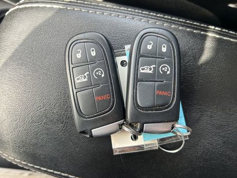 Used 2019 Jeep Cherokee Limited w/ Trailer Tow Group image 34