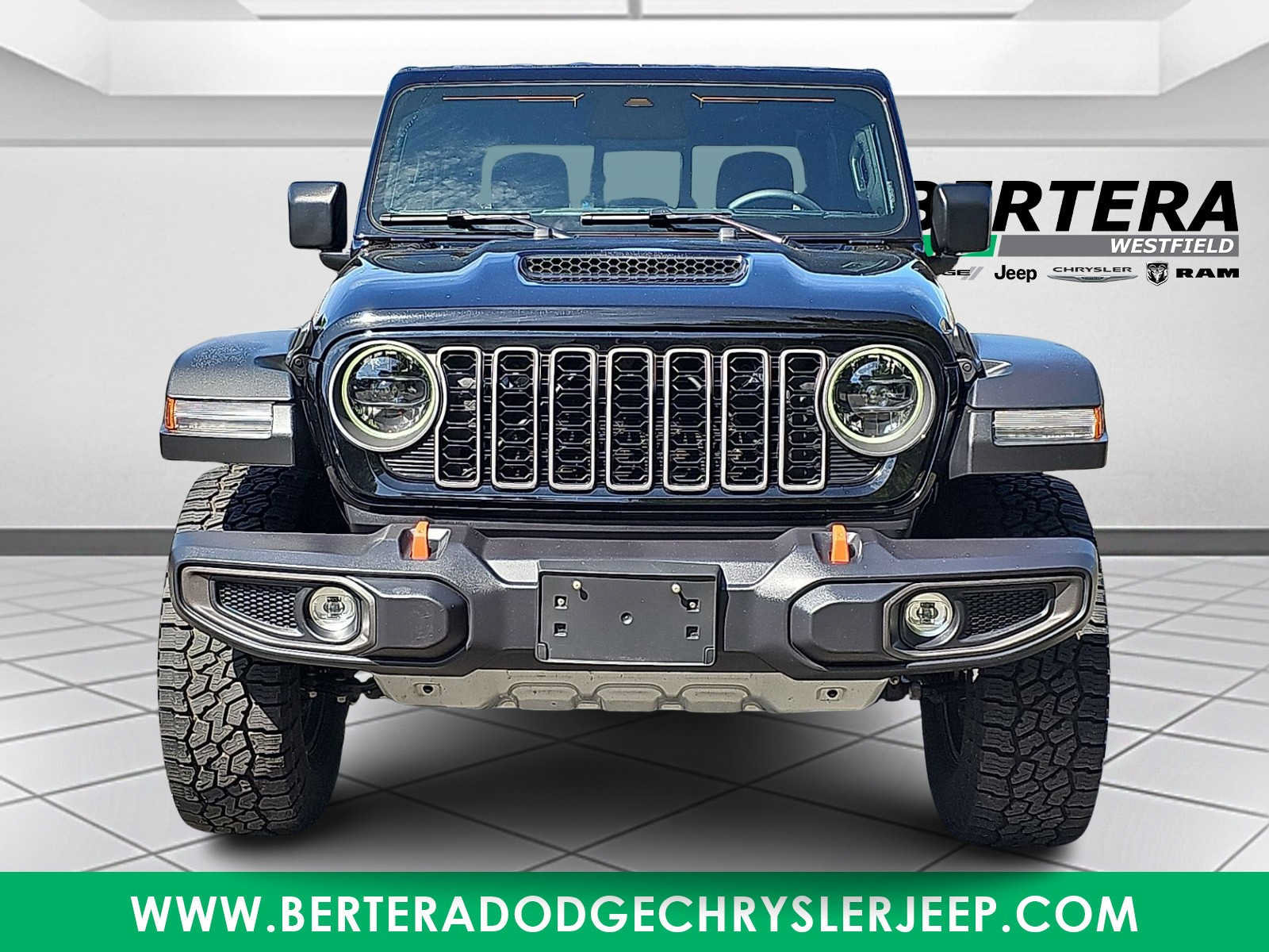 Used 2026 Jeep Gladiator Mojave AWD/4WD image 2