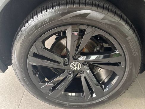 Used 2024 Volkswagen Tiguan SE R-Line AWD/4WD image 12