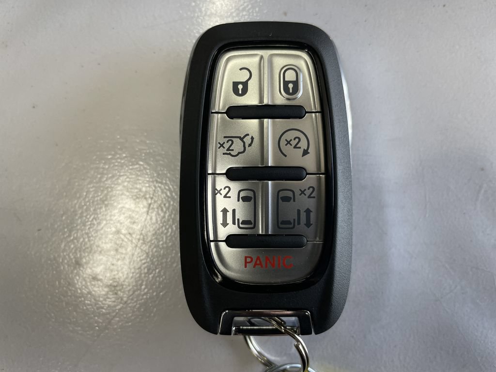 New 2027 Chrysler Pacifica Select FWD image 12