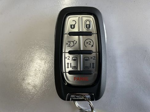 New 2027 Chrysler Pacifica Select FWD image 12