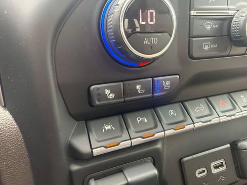 Used 2020 Chevrolet Silverado 1500 LTZ w/ LTZ Premium Package AWD/4WD image 12
