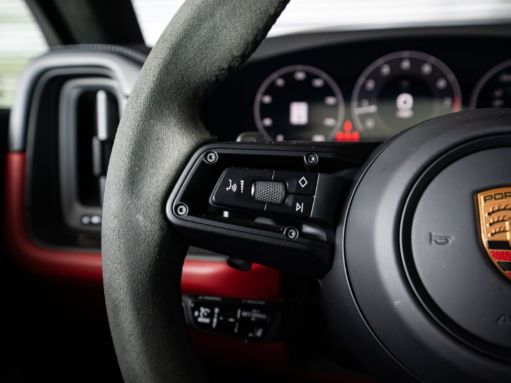 Certified 2025 Porsche Cayenne GTS AWD/4WD image 17