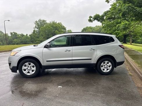 Used 2016 Chevrolet Traverse LS FWD image 4