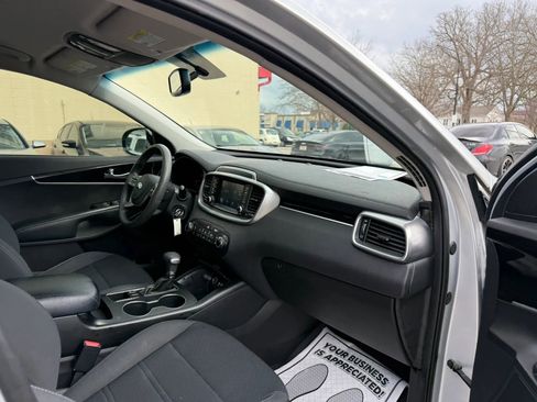 Used 2019 Kia Sorento L image 20