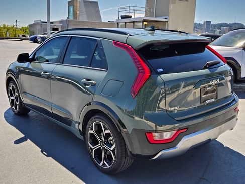 Used 2023 Kia Niro EX Touring FWD image 5