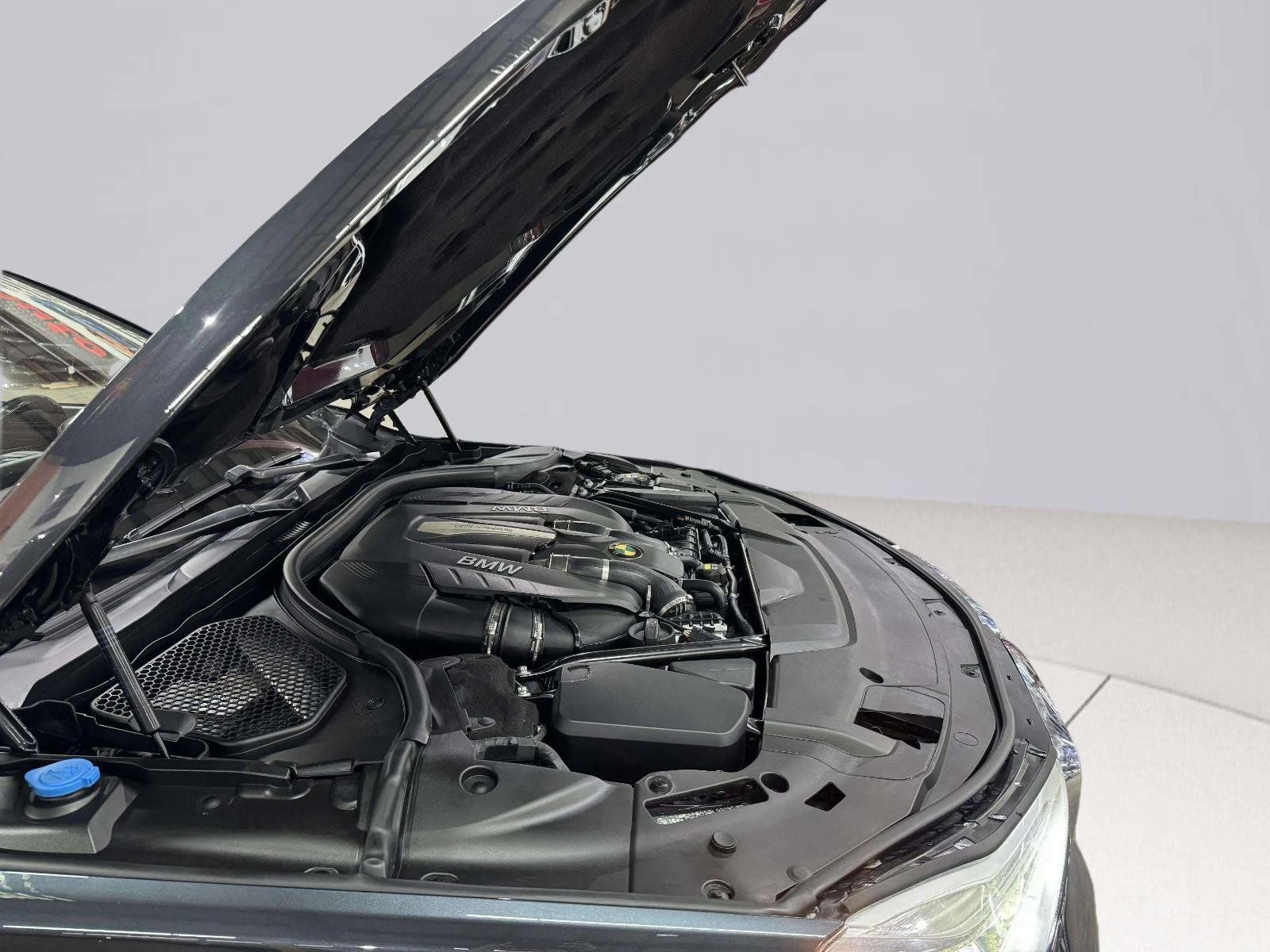 Used 2016 BMW 750i RWD image 62