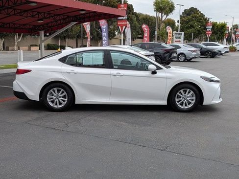 Used 2025 Toyota Camry LE w/ Convenience Package FWD image 4