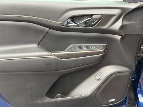 Used 2023 GMC Acadia SLT image 23