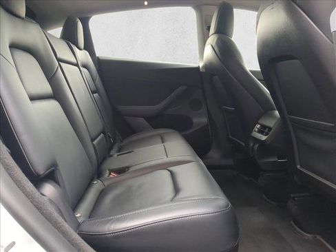 Used 2023 Tesla Model Y Performance image 24