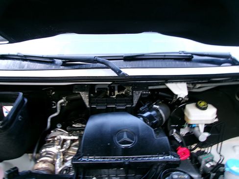 Used 2024 Mercedes-Benz Sprinter 2500 image 10