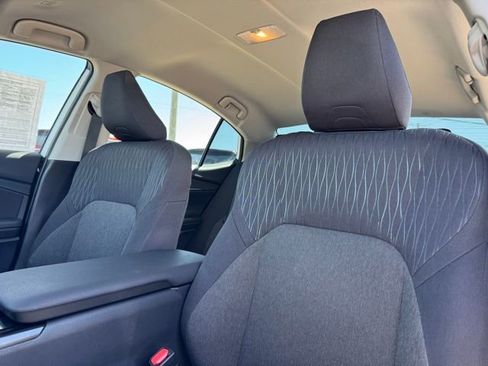 Used 2025 Toyota Camry LE image 13