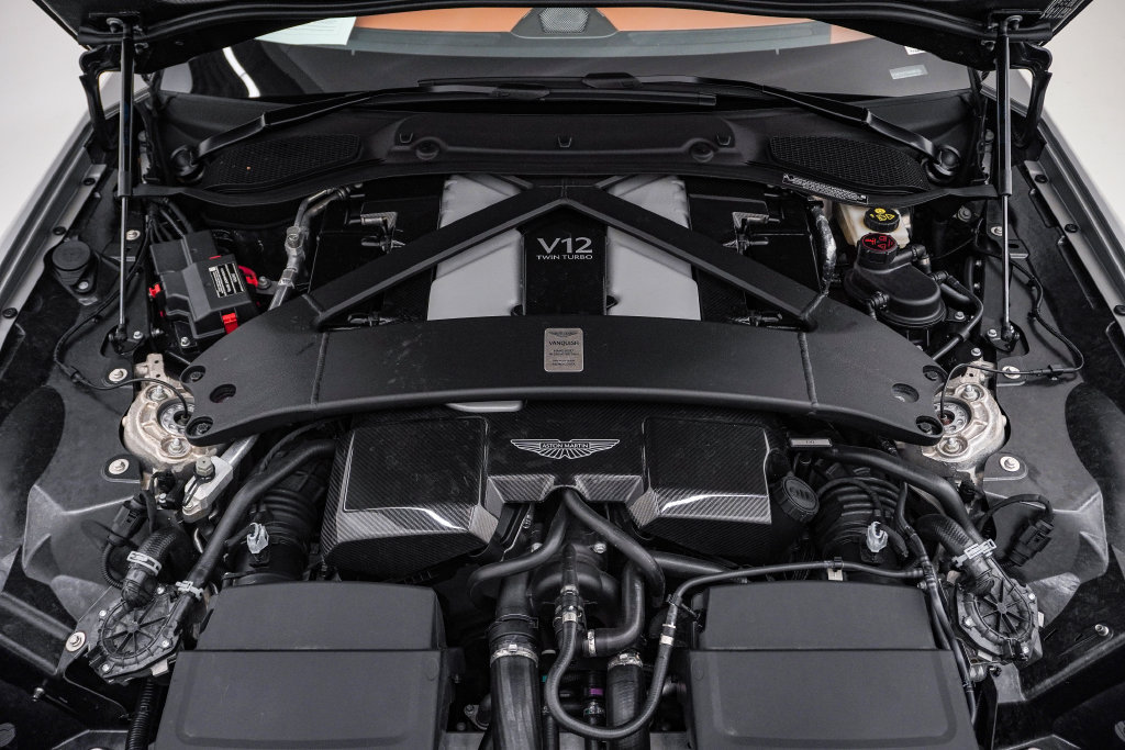 Used 2026 Aston Martin Vanquish Convertible RWD image 37