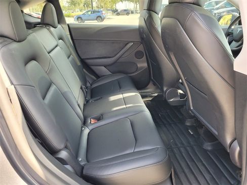 Used 2022 Tesla Model Y Performance image 17