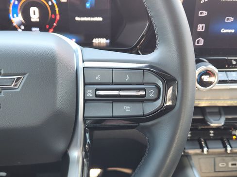 Used 2024 Chevrolet Colorado ZR2 w/ Technology Package image 34