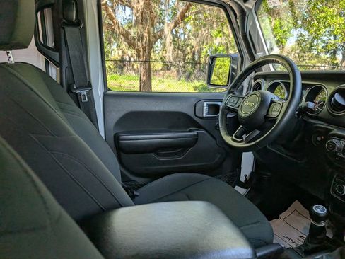 Used 2021 Jeep Wrangler Unlimited Sport AWD/4WD image 13