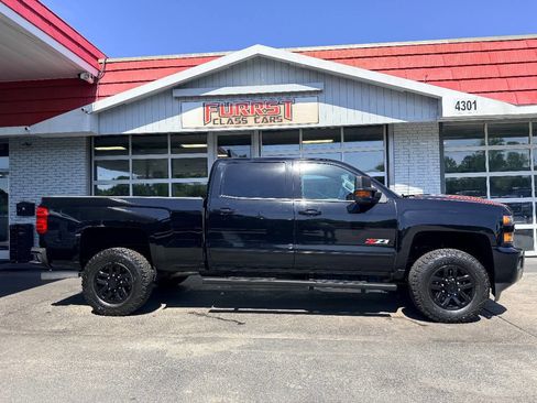 Used 2018 Chevrolet Silverado 2500 LTZ w/ Duramax Plus Package image 2